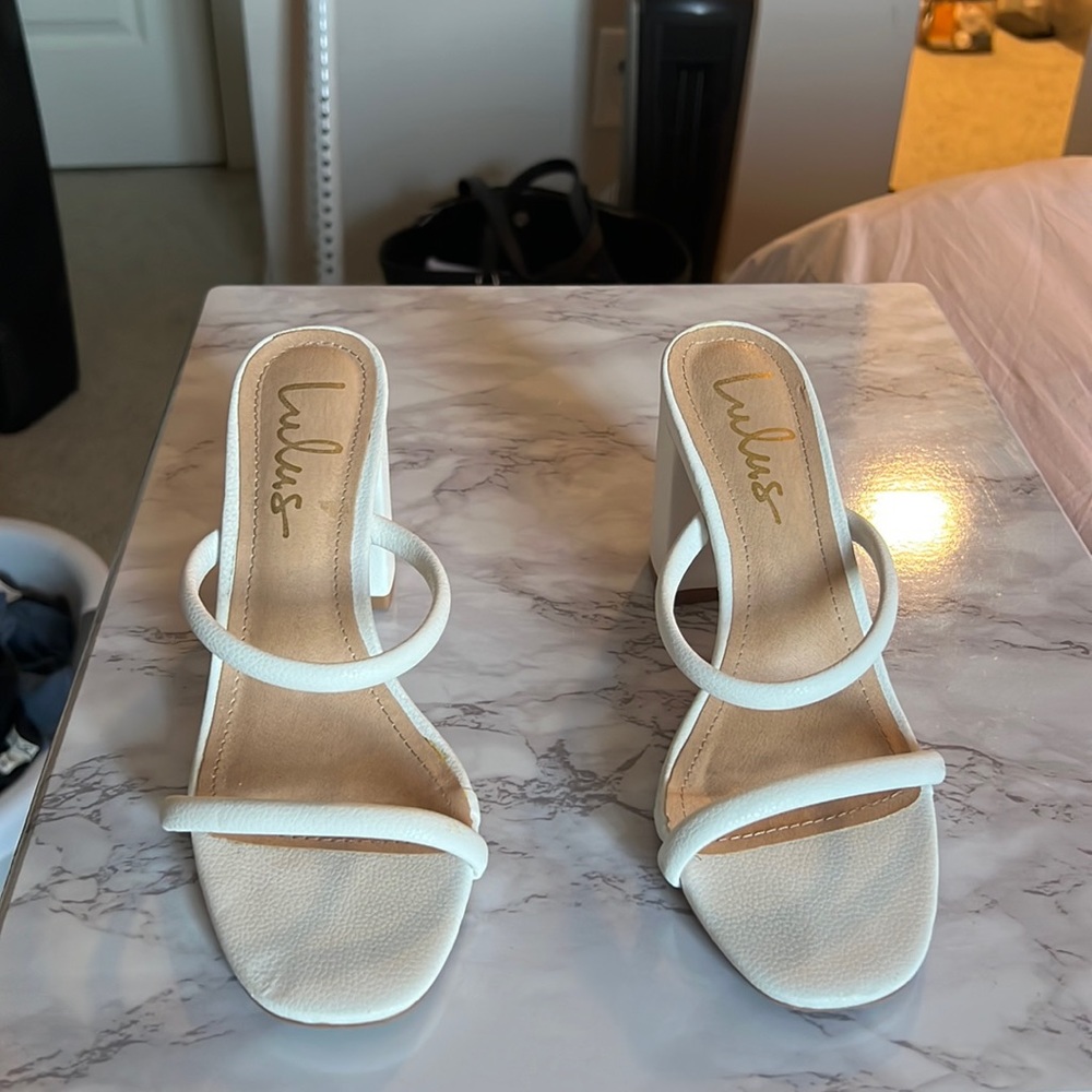 Lulus simple white heel